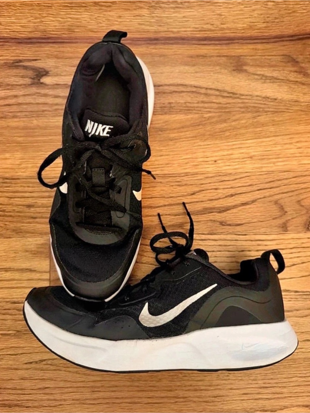 Nike C13682-003 Black & White US 8.5 Athletic Shoes